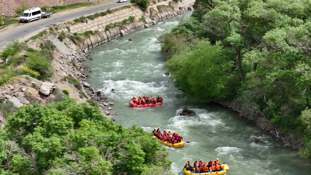Rafting at the river Chui