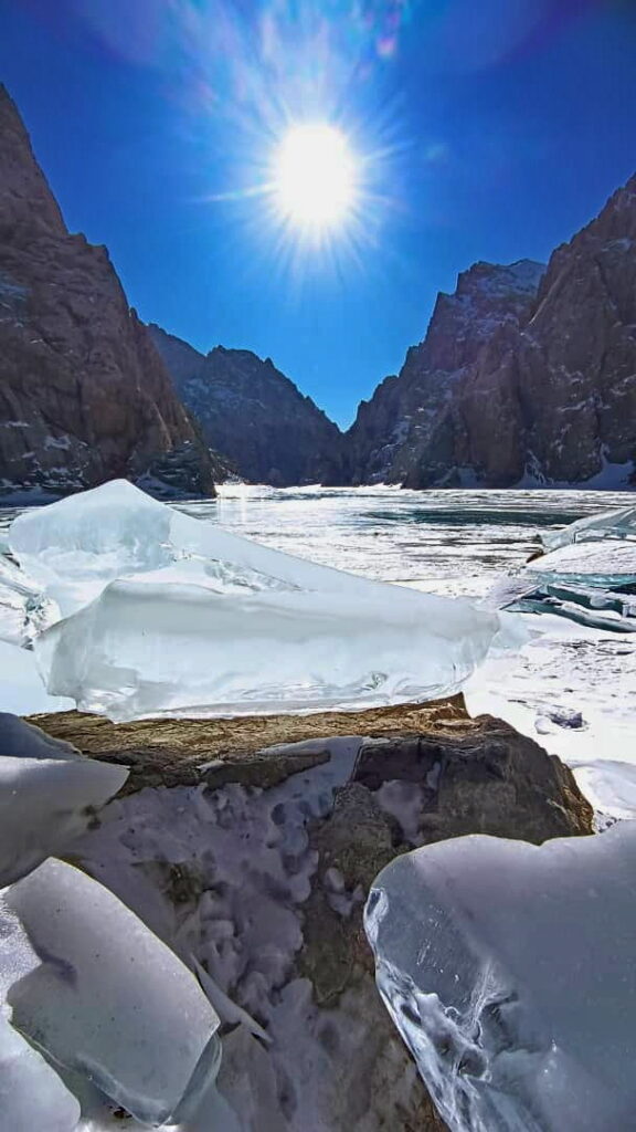 Winter Kel Suu lake